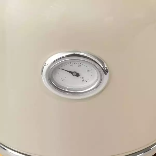 Dunelm Retro 1.7L 3KW Cream Jug Kettle 3 Dunelm Retro 1.7L 3KW Cream Jug Kettle - Image 3