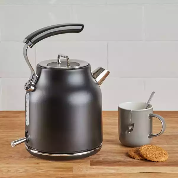 Dunelm Retro 1.7L 3KW Matt Black Kettle 3 Dunelm Retro 1.7L 3KW Matt Black Kettle - Image 3
