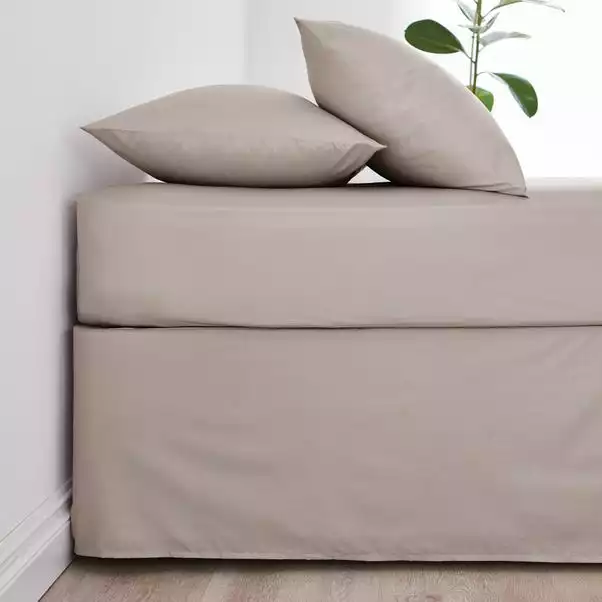 Dunelm Non Iron Plain Fitted Sheet 2 Dunelm Non Iron Plain Fitted Sheet - Image 2