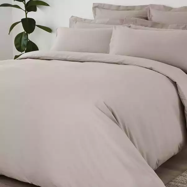 Dunelm Non Iron Plain Fitted Sheet 4 Dunelm Non Iron Plain Fitted Sheet - Image 4