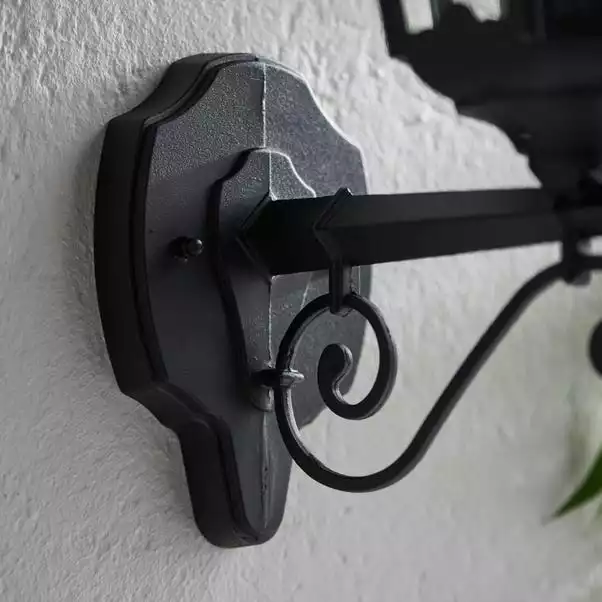 Vogue Lighting Vogue Trenton Outdoor Wall Light 3 Vogue Lighting Vogue Trenton Outdoor Wall Light - Image 3