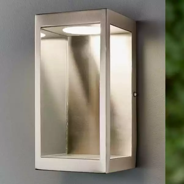 Vogue Lighting Vogue Hearne Outdoor Wall Light 1 Vogue Lighting Vogue Hearne Outdoor Wall Light