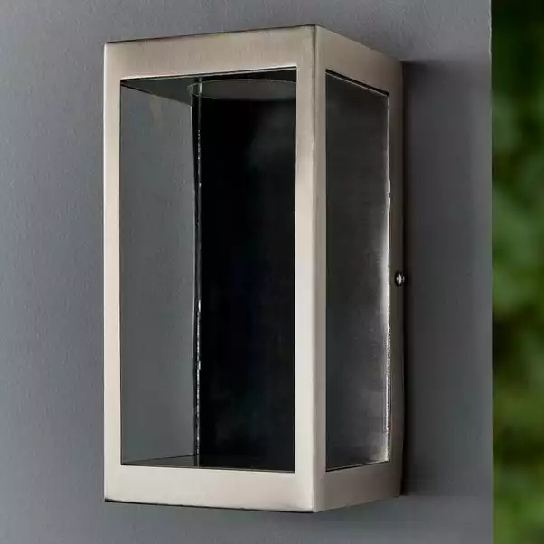 Vogue Lighting Vogue Hearne Outdoor Wall Light 2 Vogue Lighting Vogue Hearne Outdoor Wall Light - Image 2