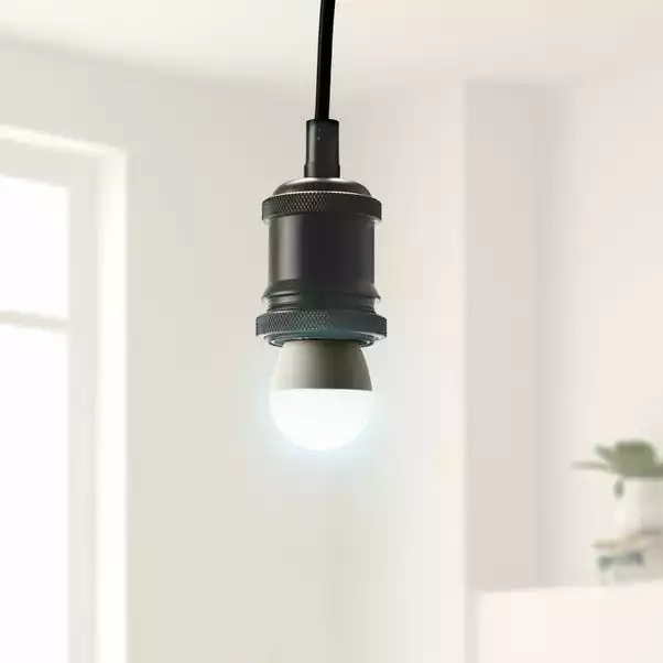 Status 5.5W Day Light Pearl SES Mini Globe 2 Pack 1 Status 5.5W Day Light Pearl SES Mini Globe 2 Pack