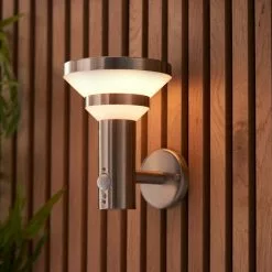 Vogue Lighting Vogue Leif Outdoor Solar PIR Wall Light -Dunelm Garden Store 30789771 alt02
