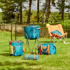 Dunelm 150x130cm Picnic Rug Polka Peacock -Dunelm Garden Store 30791494 alt04