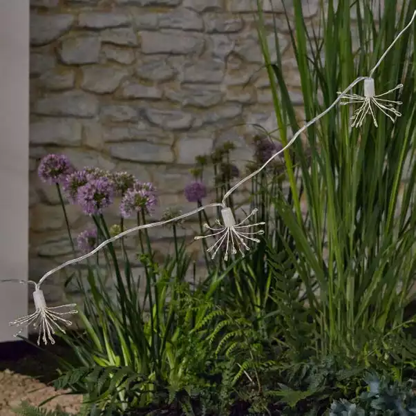 Dunelm Starburst Solar String Lights 2 Dunelm Starburst Solar String Lights - Image 2