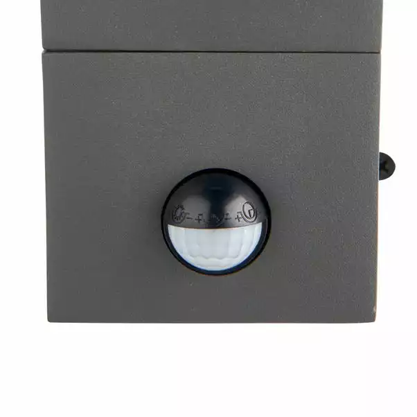 Vogue Lighting Preston Outdoor PIR Wall Light 5 Vogue Lighting Preston Outdoor PIR Wall Light - Image 5