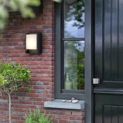 Philips Arbour Integrated LED Outdoor Wall Light -Dunelm Garden Store 30838311 alt02